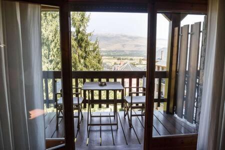 La Cabana Dels Isards Alp Bagian luar foto